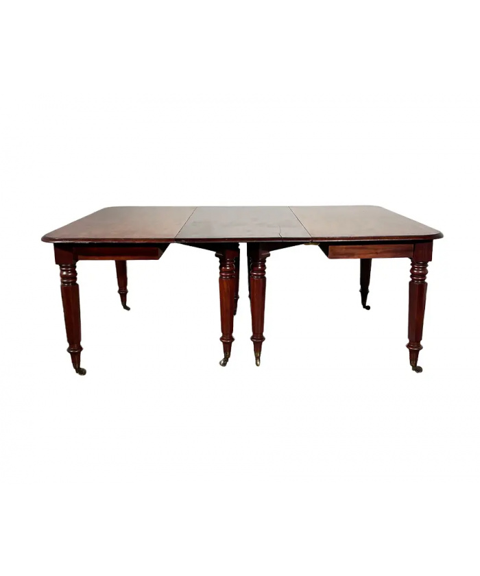 Elegant Georgian Dining Table Of The Finest Quality