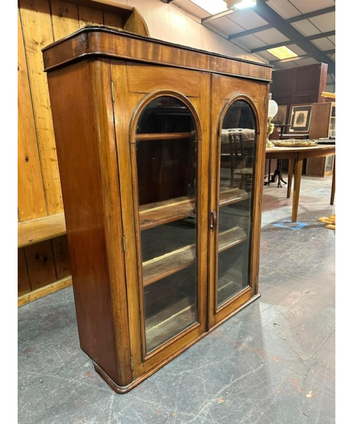Victorian mahogany two door display cabinet / book case