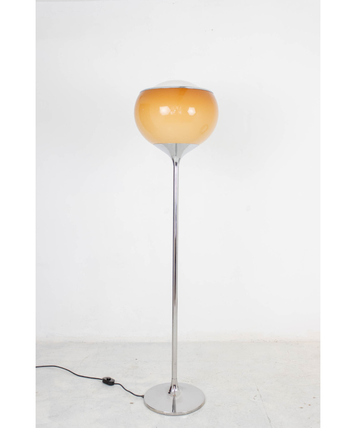 Rare Harvey Guzzini ‘Grande Bud’ Floor Lamp in Cappuccino Color, 1960’s (beautiful condition)